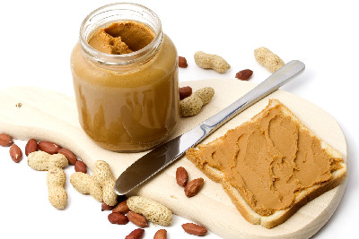 Jordnødder og peanutbutter er blandt de fødevareallergier, der er påvirket af IgE-niveauet i i blodet.